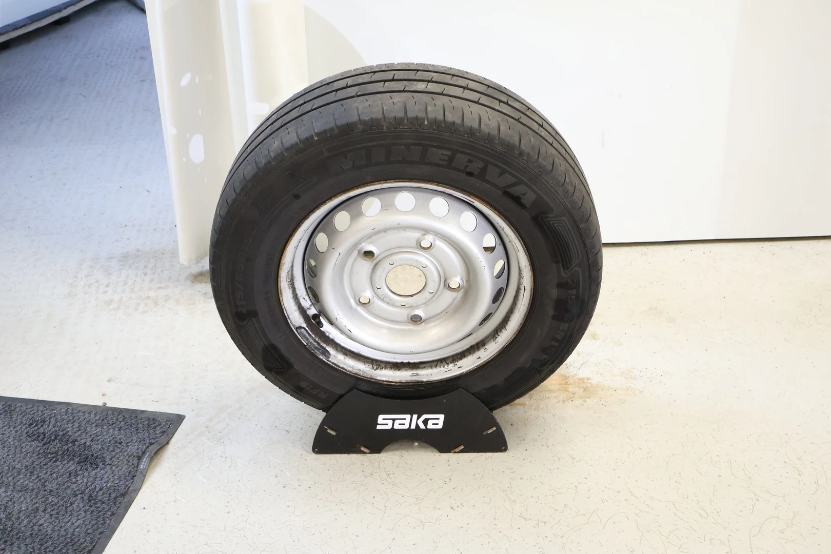 Car Image - 5thF3SCM0wjVEyBB4GY0zY