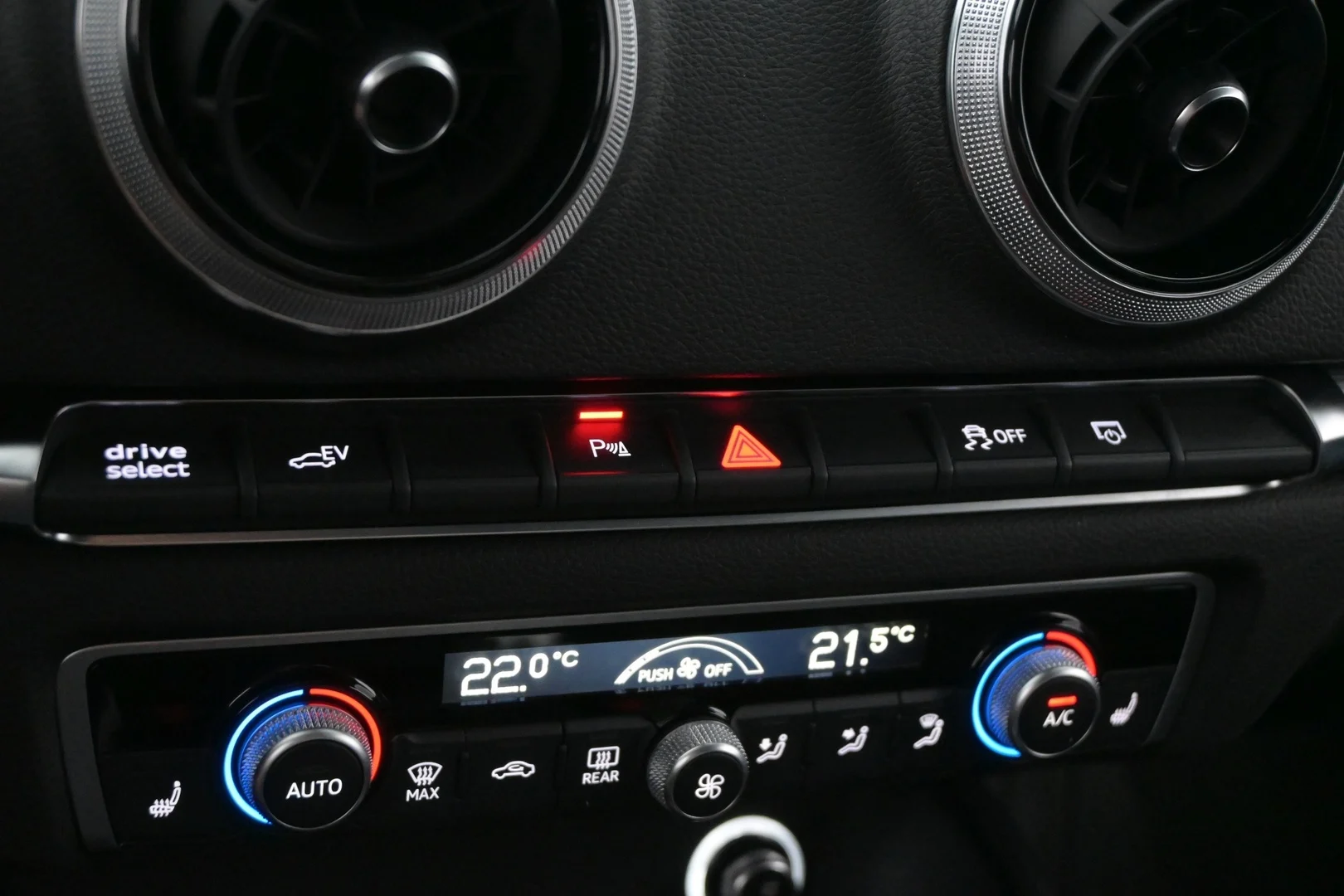 Car Image - 2kvzZBTPAZr8dDlwpZAtiB