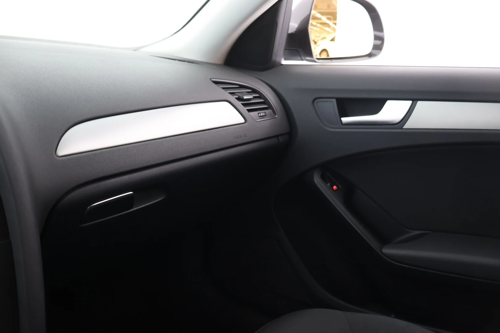 Car Image - 5pWUf4SMECZ8mluCS7VUTQ