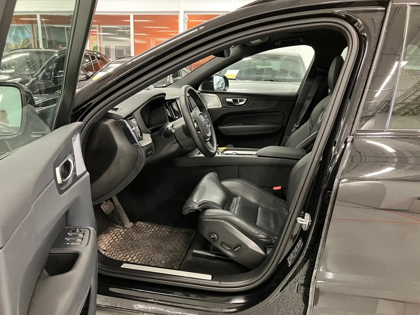 Car Image - 5BK2n8XCIVNUuKxmGm0IKX