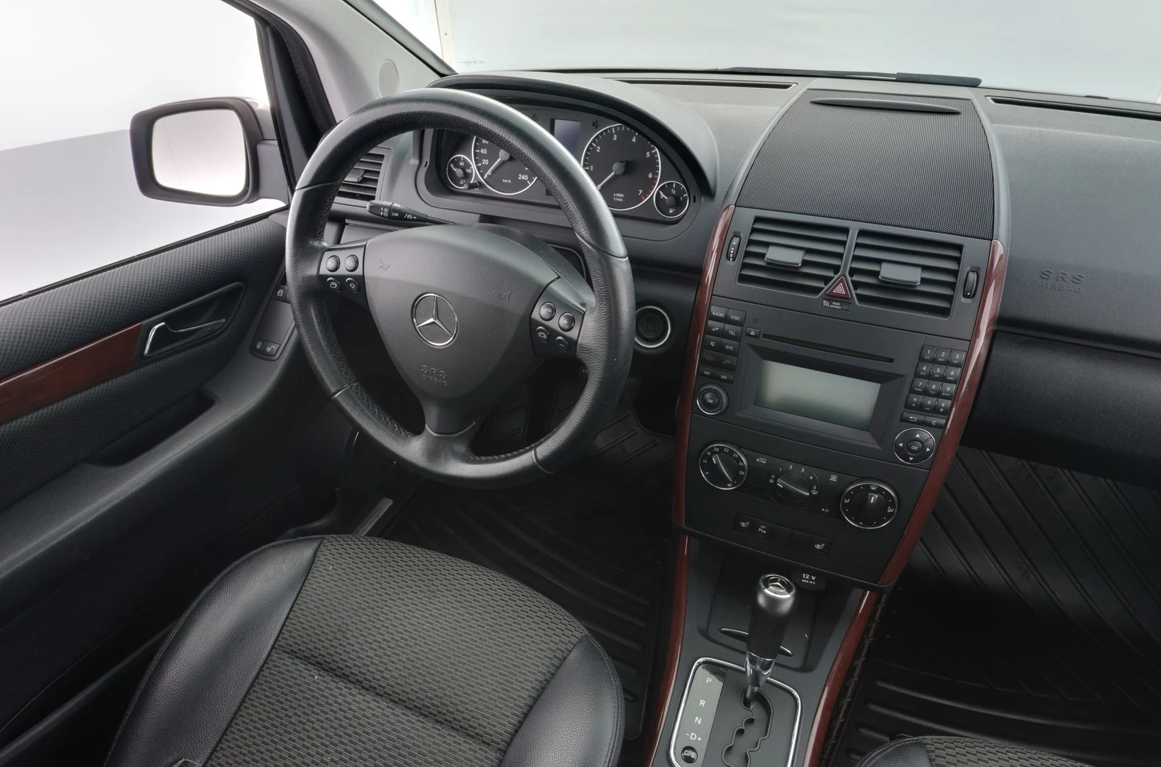 Car Image - 7gXQlnPCpHsisZT15Xvv3