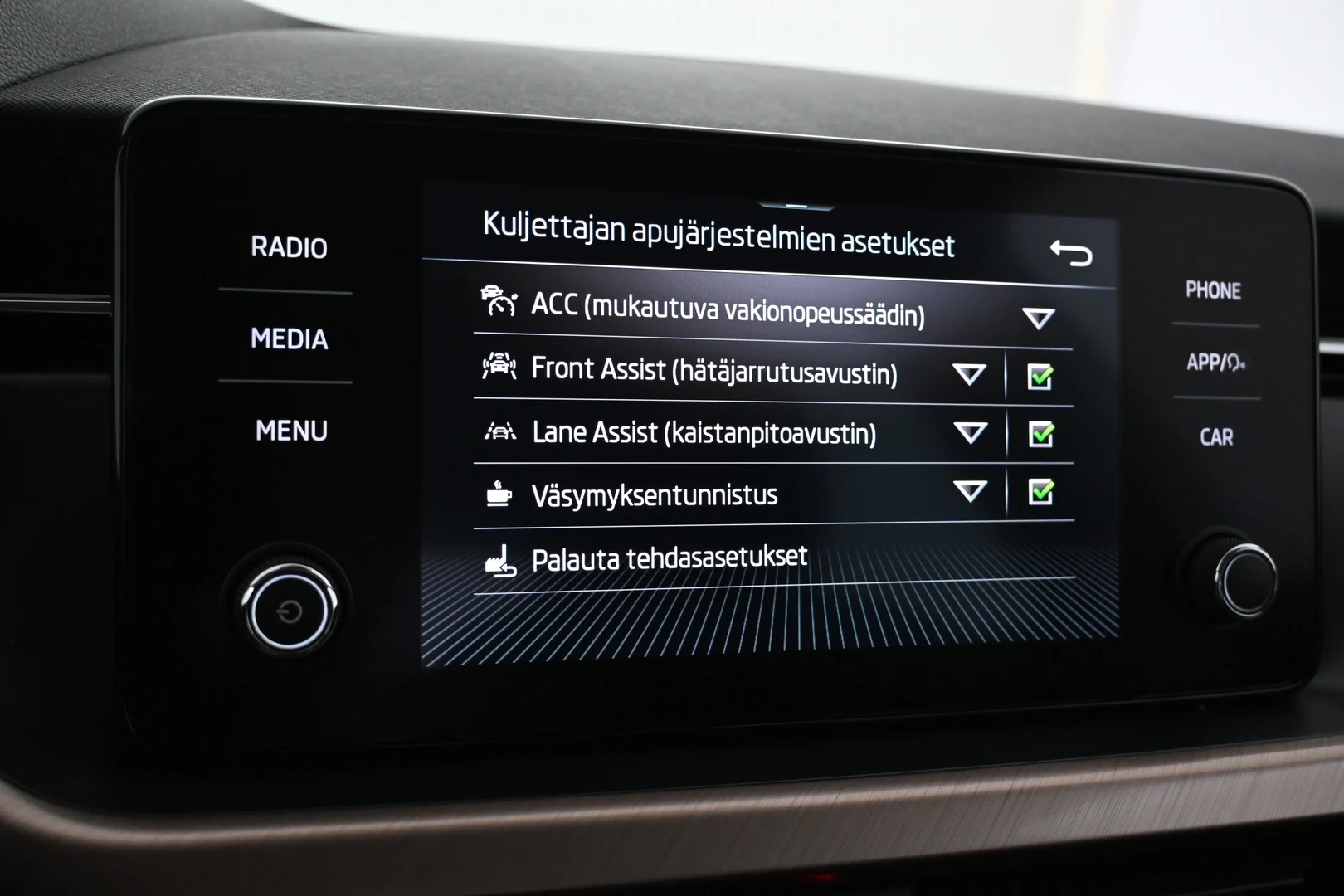 Car Image - 6wuz9agQHbUrJeLhYX3zCP