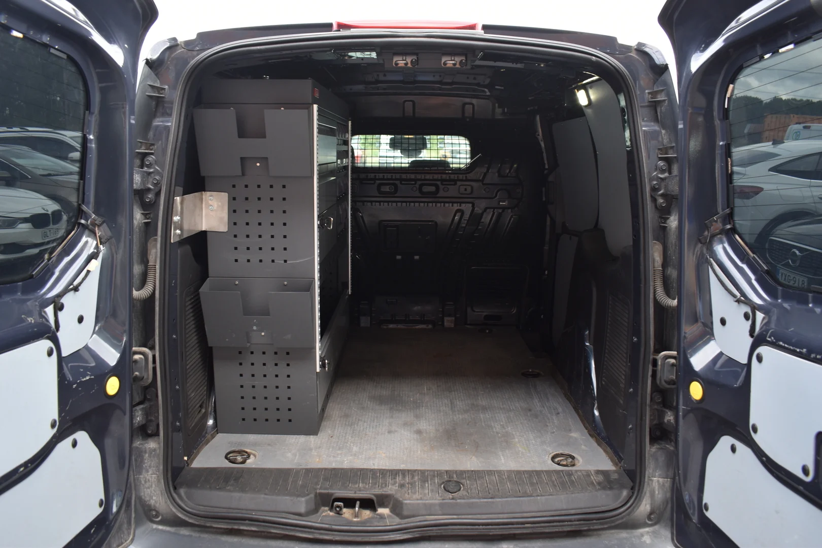 Car Image - 6sxFTKiy0oOsL0O4ccp3yI
