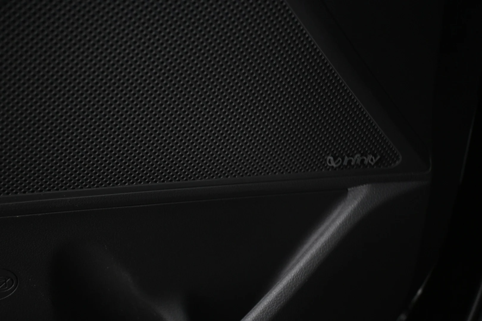 Car Image - 3jtmQi8VsAU5QOo7j8BBZo