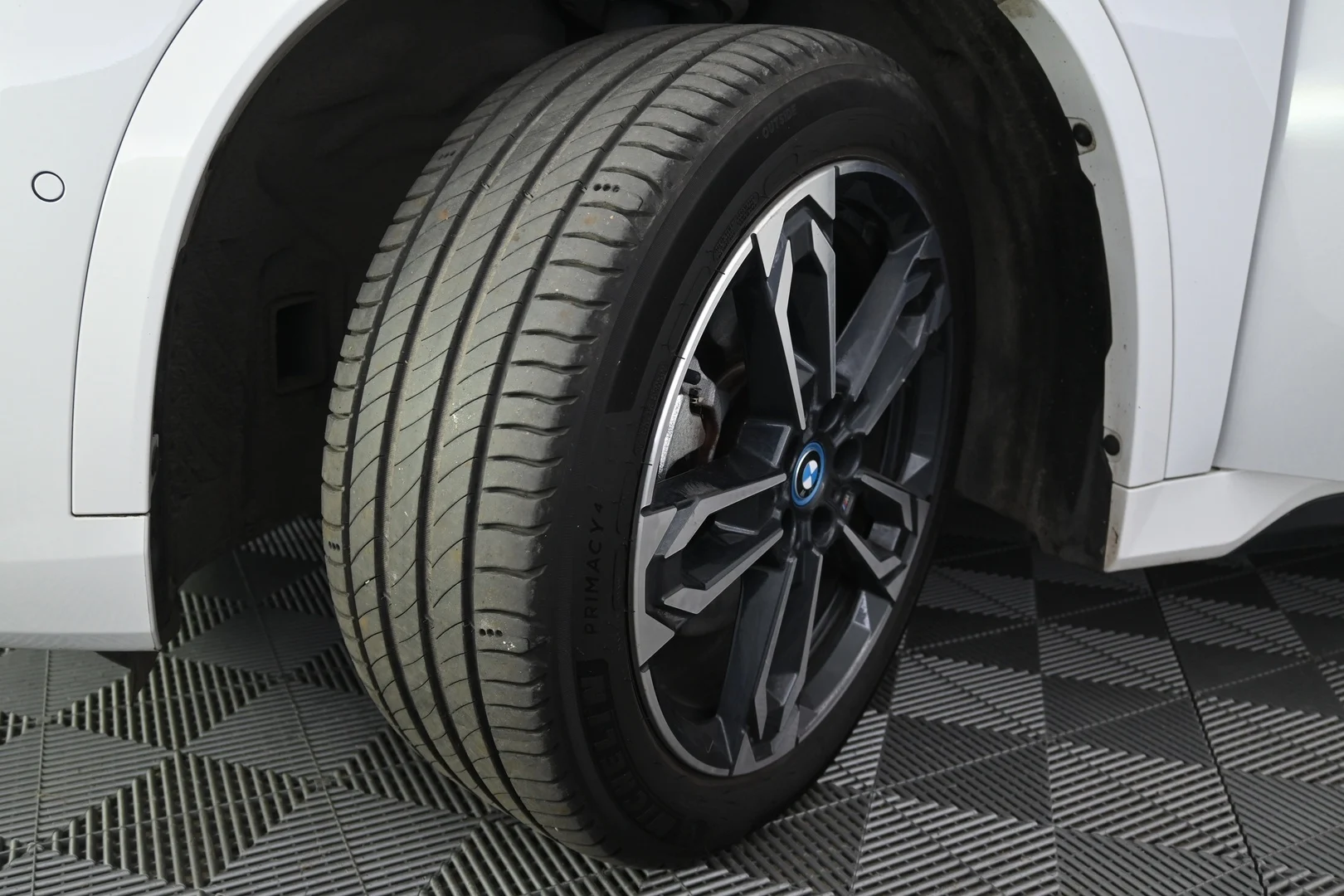 Car Image - 1RQsGym0NGtozV6QwIWSL4