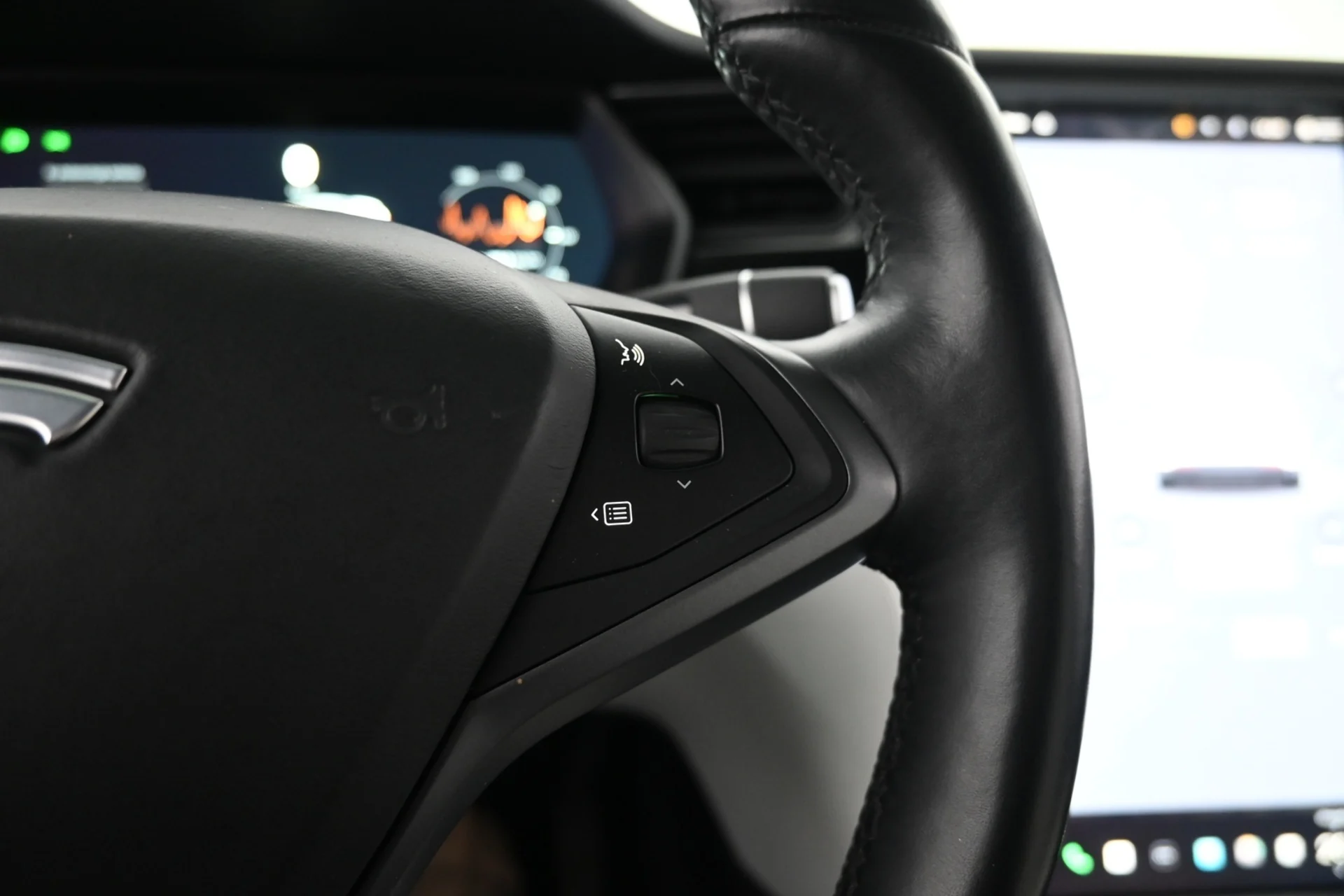 Car Image - 25b3CnE9bMXovNdVpPUK6H