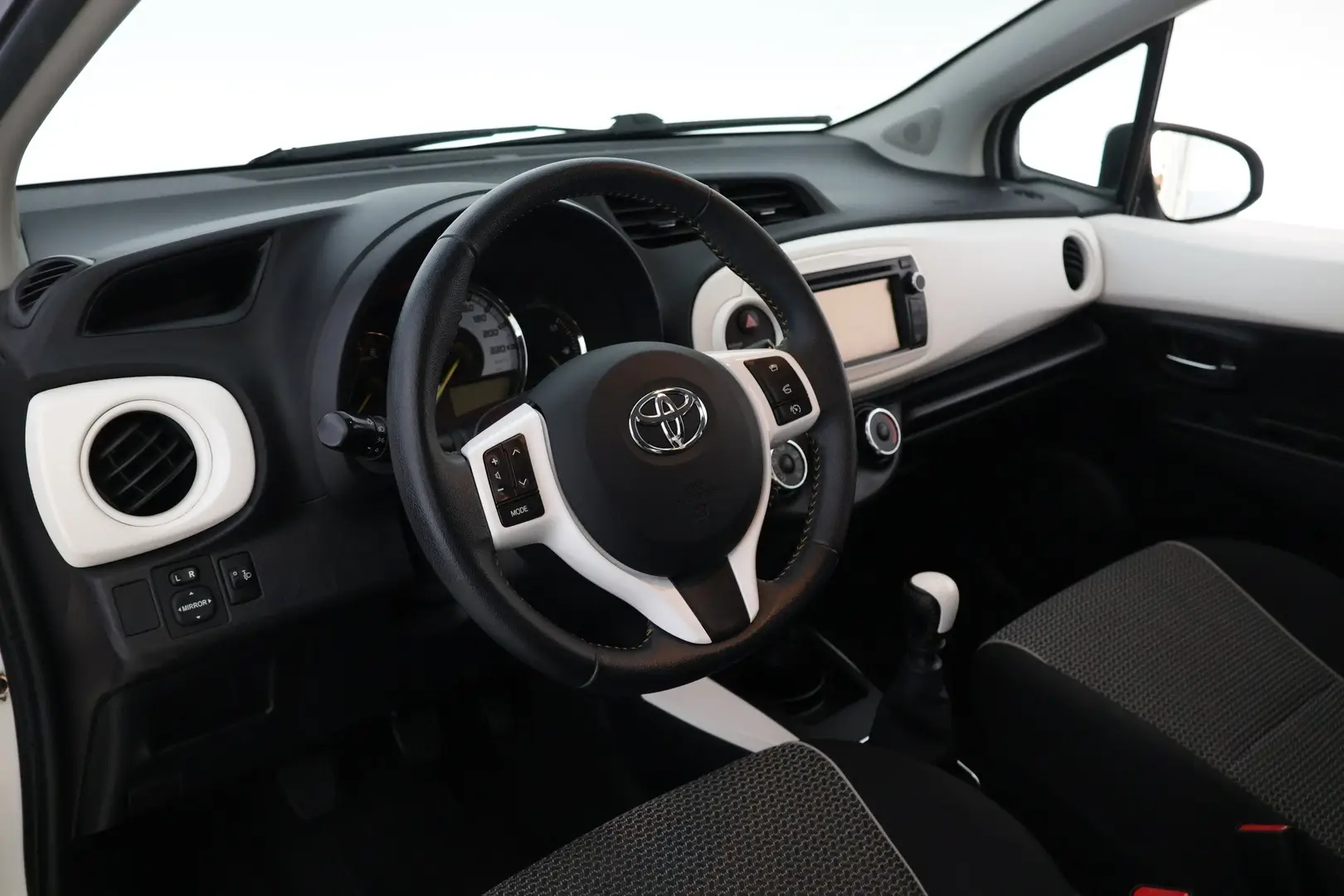 Car Image - 6dnj4EM65p2adxTteYCBGy