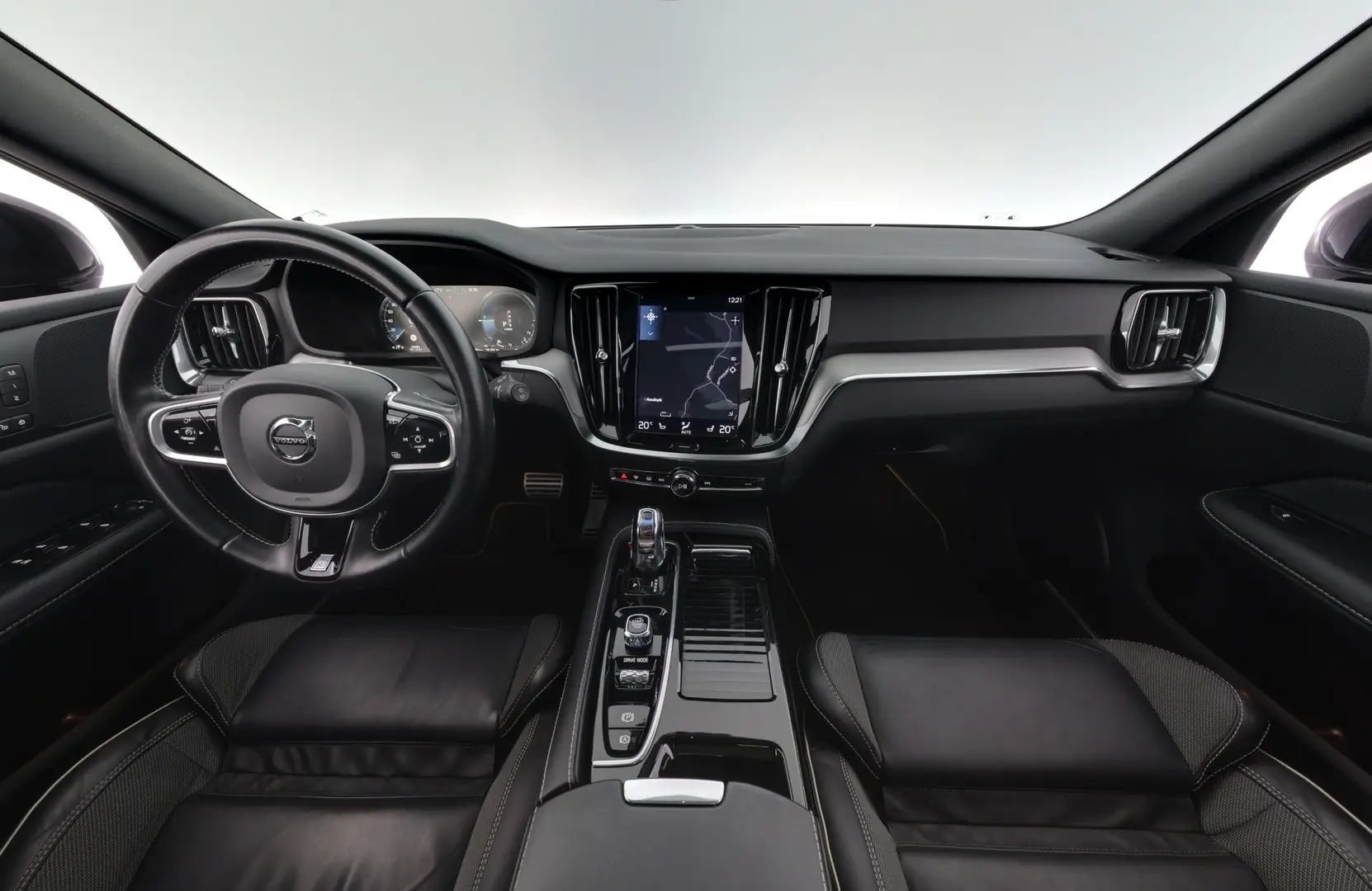 Car Image - z1am2p5GAmRyyYXqFDHx9