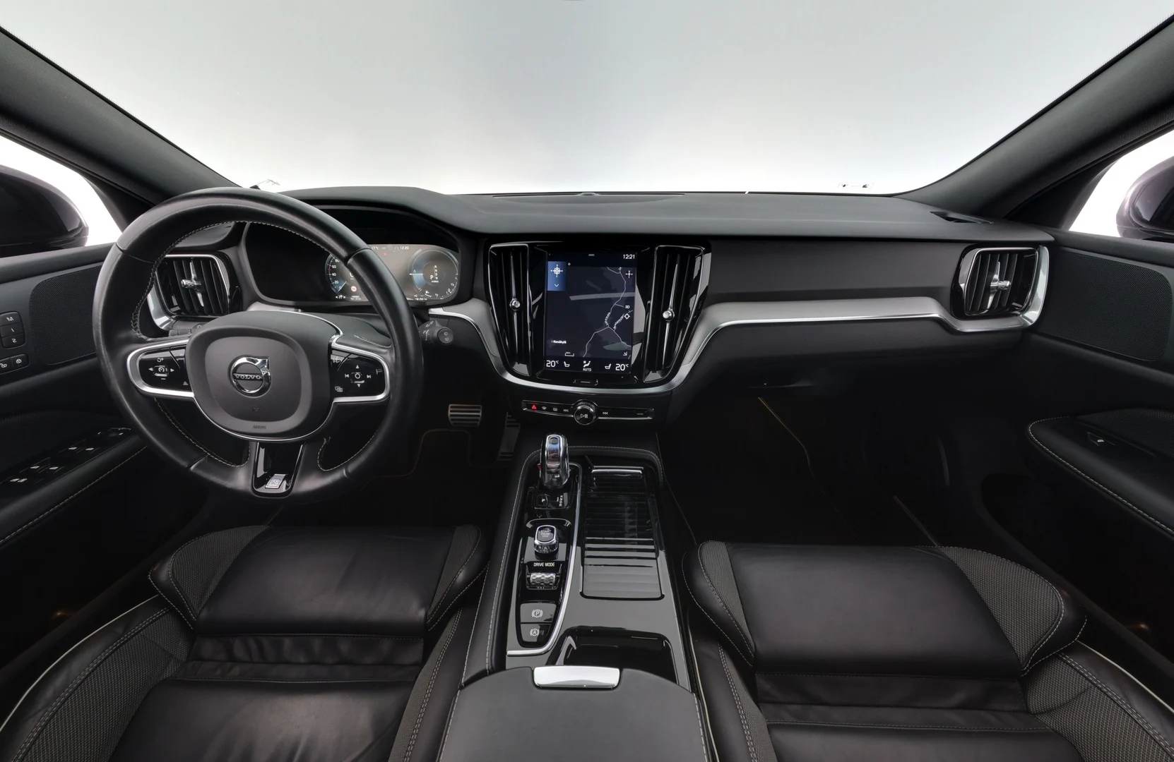 Car Image - z1am2p5GAmRyyYXqFDHx9