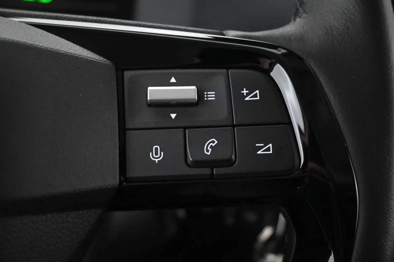 Car Image - 5aPqTAkAYmbvwWbGbHpSTP