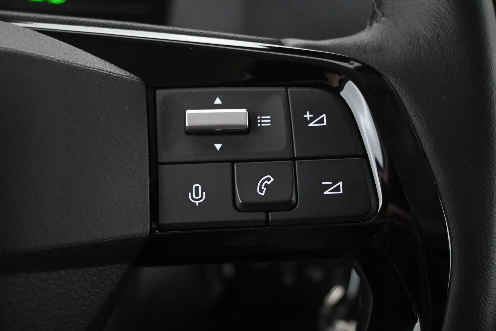 Car Image - 5aPqTAkAYmbvwWbGbHpSTP
