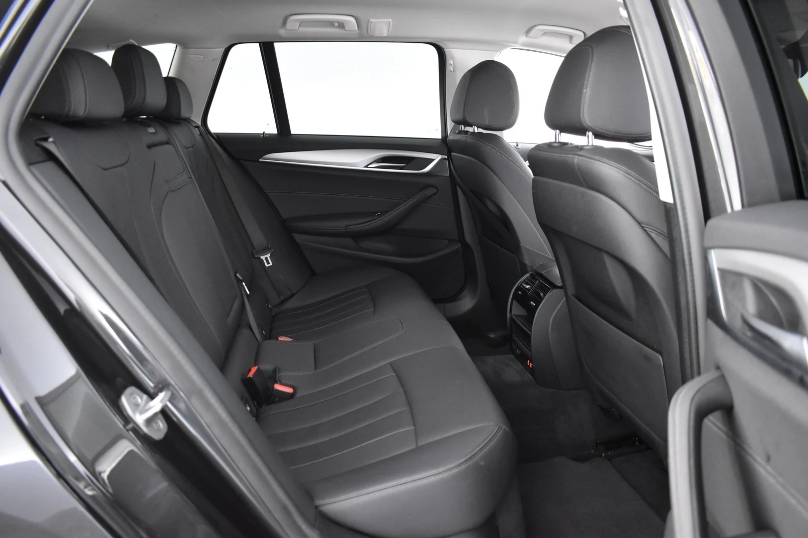 Car Image - 3u83ZjnqPmXByVLPoEYUrn