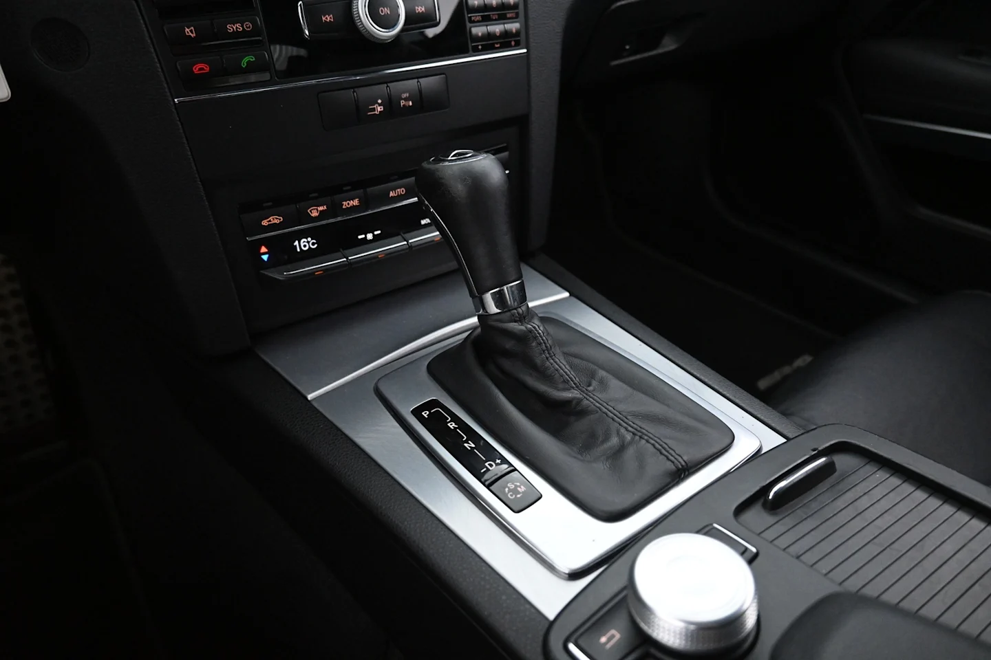Car Image - eOtrXOnbG3N40wfuXa4ur