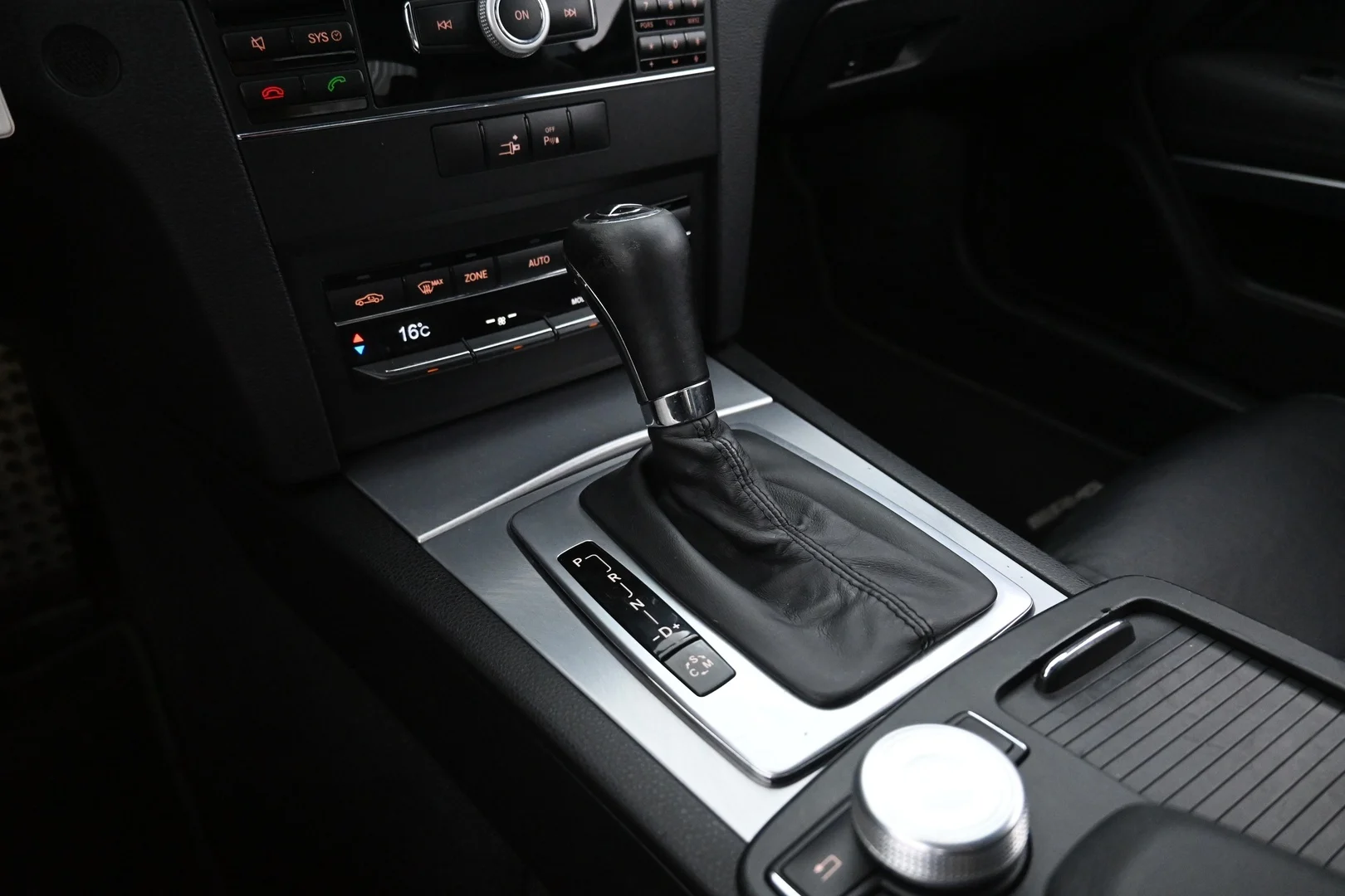 Car Image - eOtrXOnbG3N40wfuXa4ur