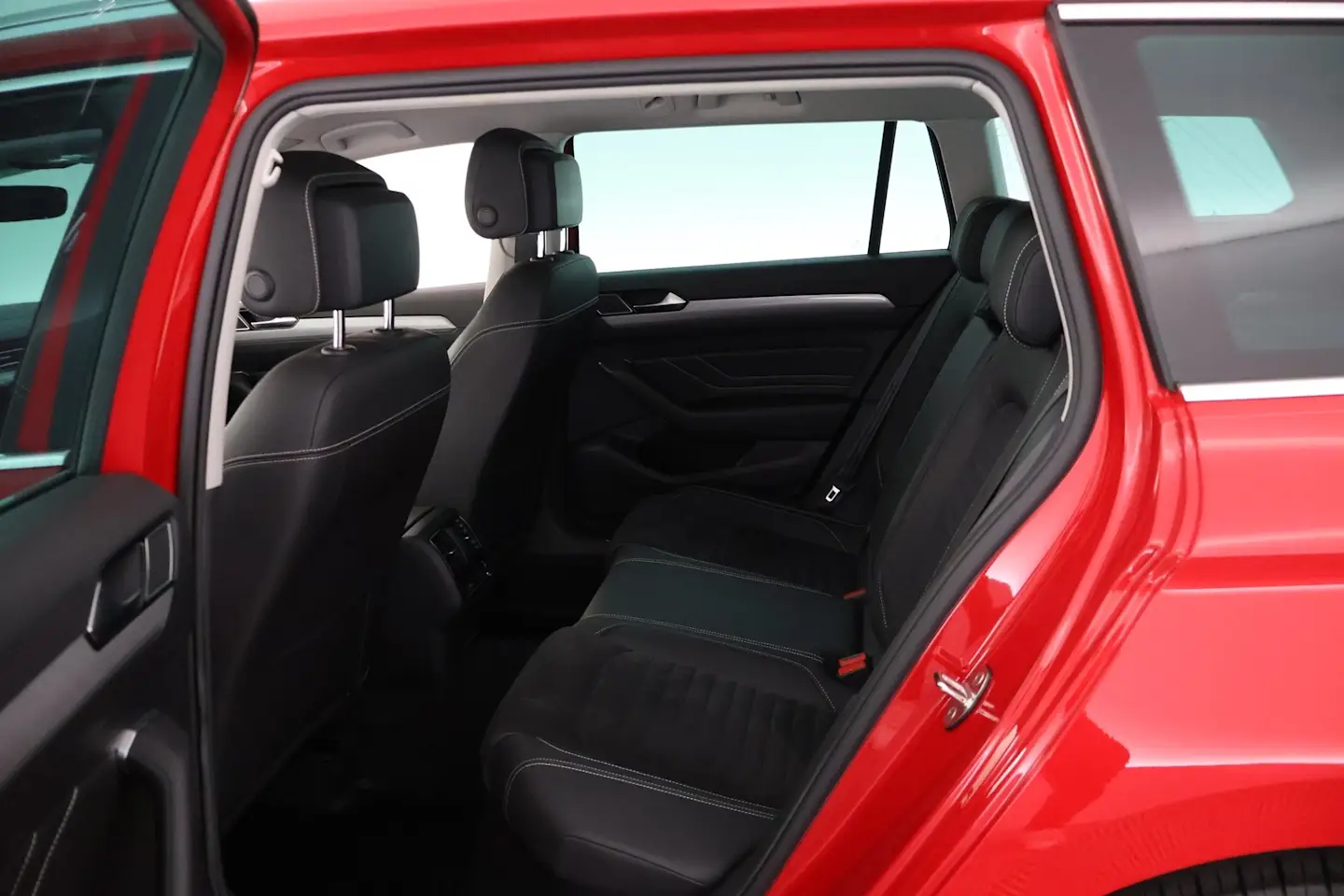 Car Image - Vt1z6hlokY5ikc3rR2uje