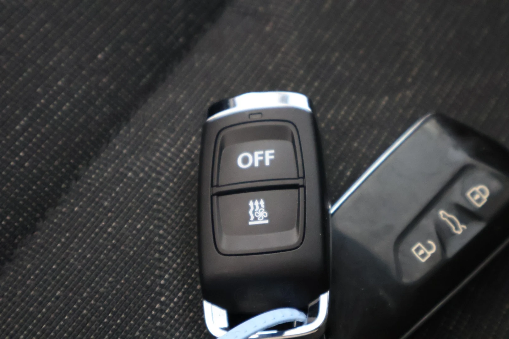 Car Image - PG9LJc3EHU4LJ5c9iq3GB