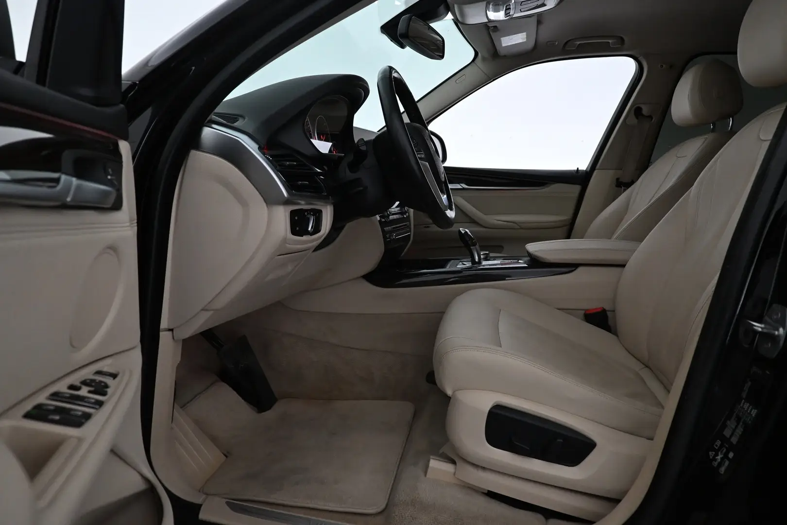 Car Image - 5RQV5KTYkrbj3Ra0HDqlwc