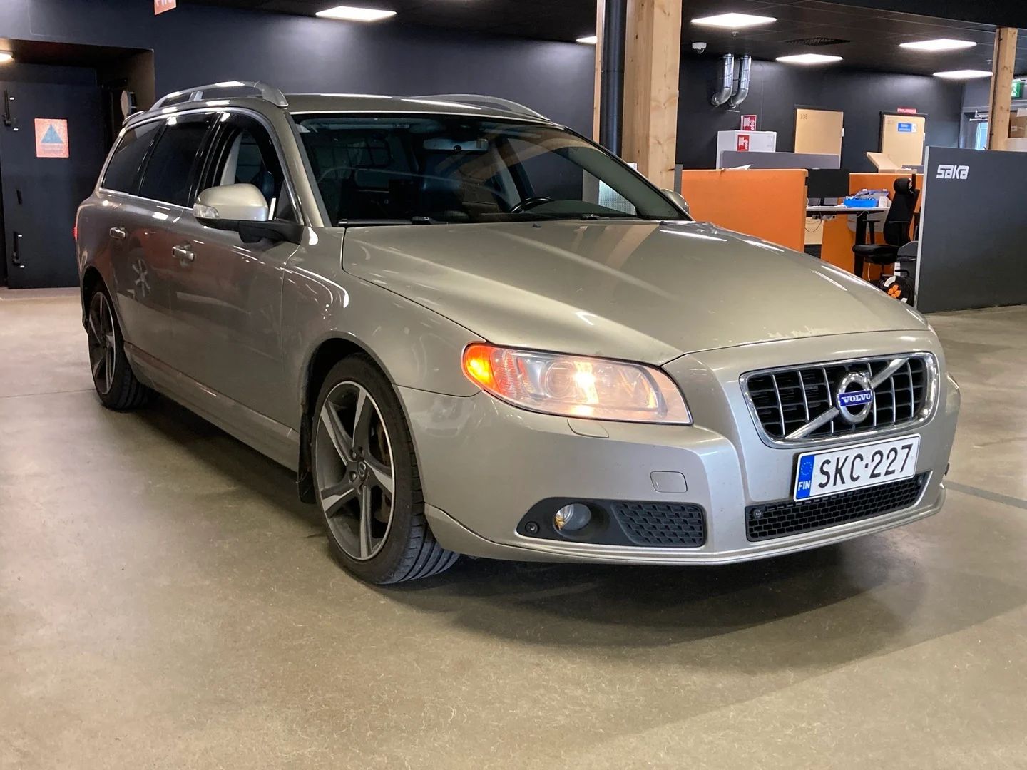 Car Image - 6Y1TLdCCZ0f3Tz5jrm8QWk