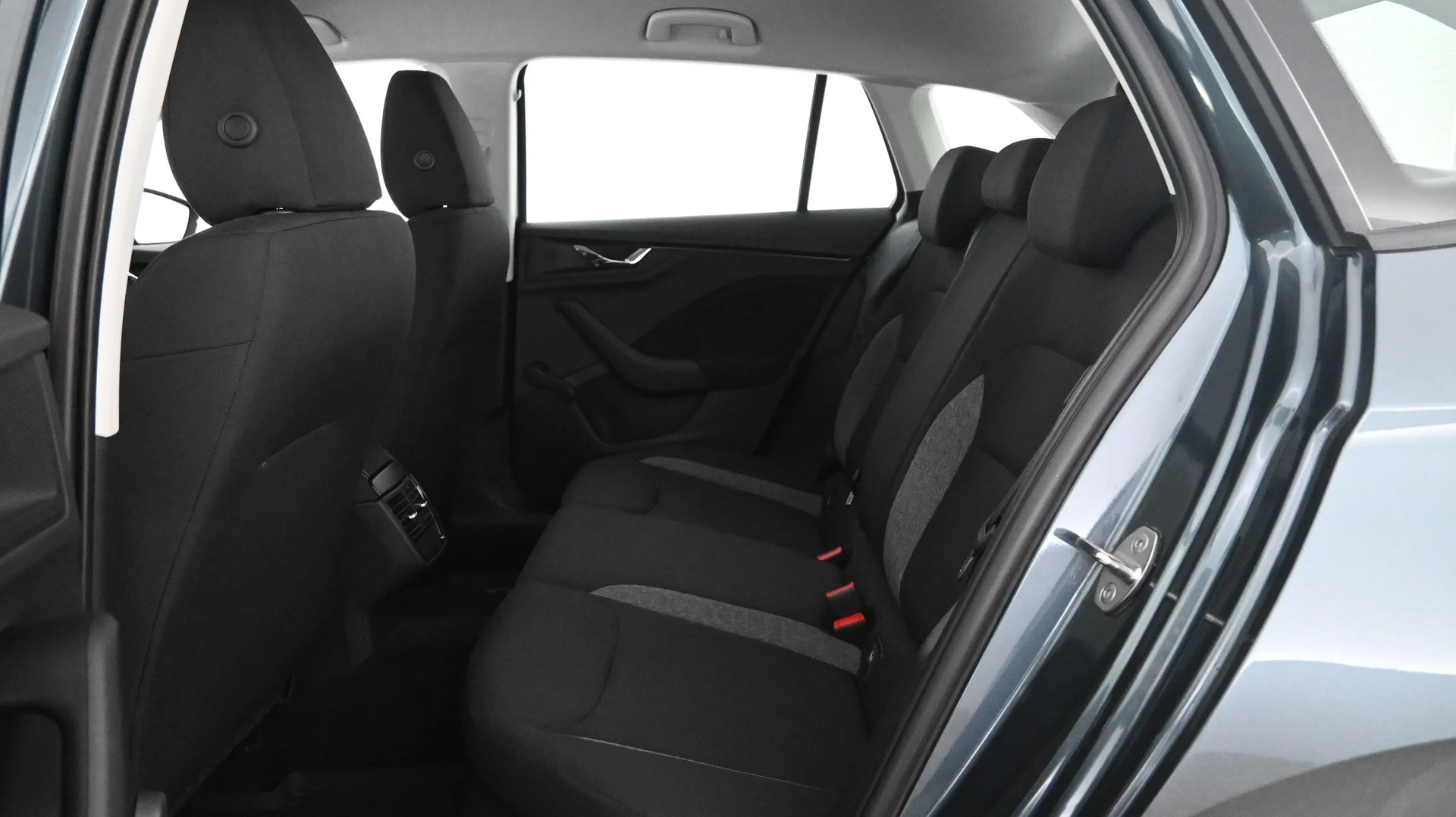 Car Image - 2bIPApfZgccO0YqcXAd8bm