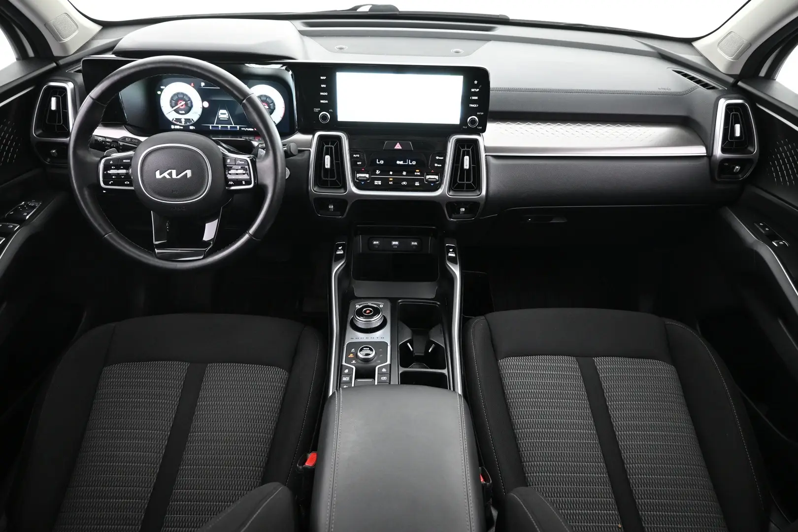 Car Image - 3P4PIMcS3LyDyEdvNjOeZu