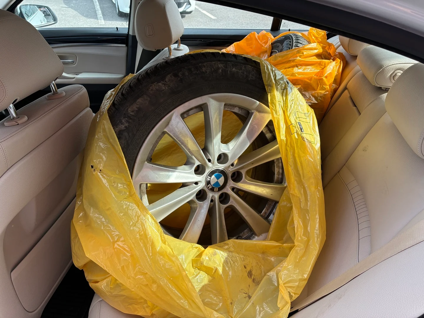 Car Image - 6zZc9Ivww3LyXG7la0E9D7
