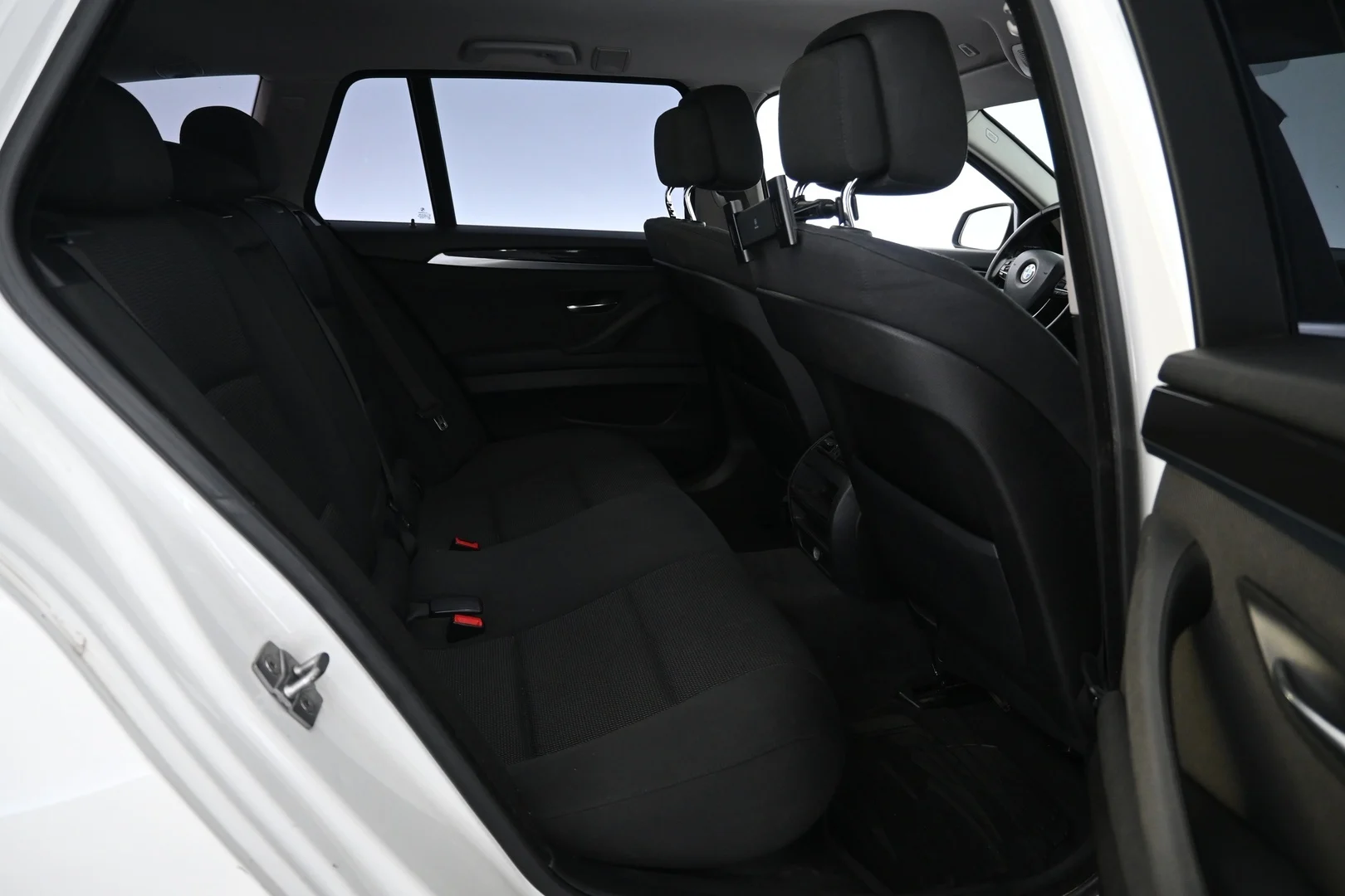 Car Image - 2Nxu3iKaGWjr40NLxiM6di