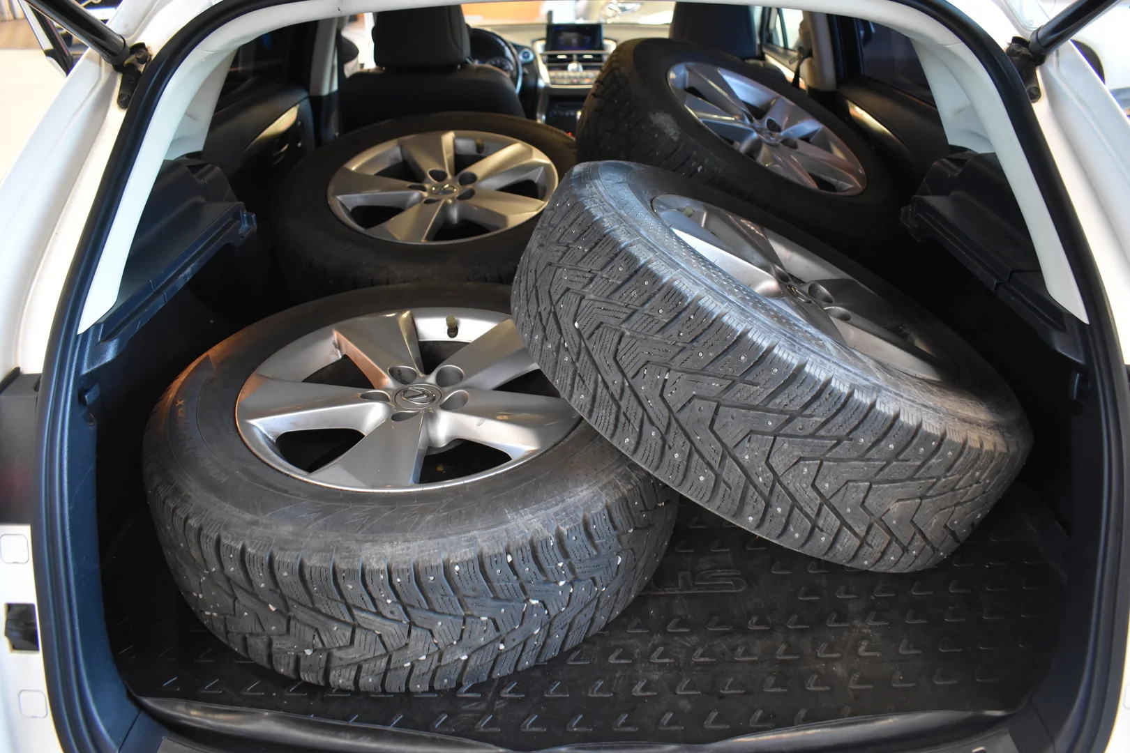 Car Image - 3jrrduEwLKA4s9zbS3VB9X