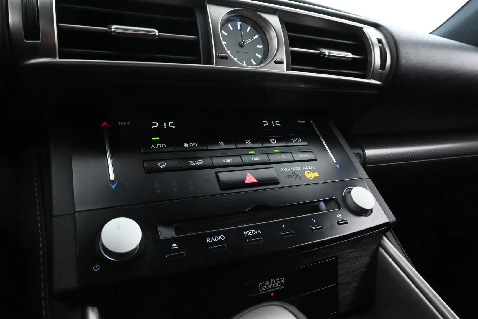 Car Image - 5cdfKnvp4X3Xl17ziRcAVs