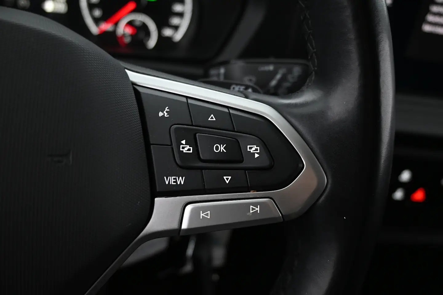 Car Image - 1Yq5mimrnCFRGzukW3lQU7