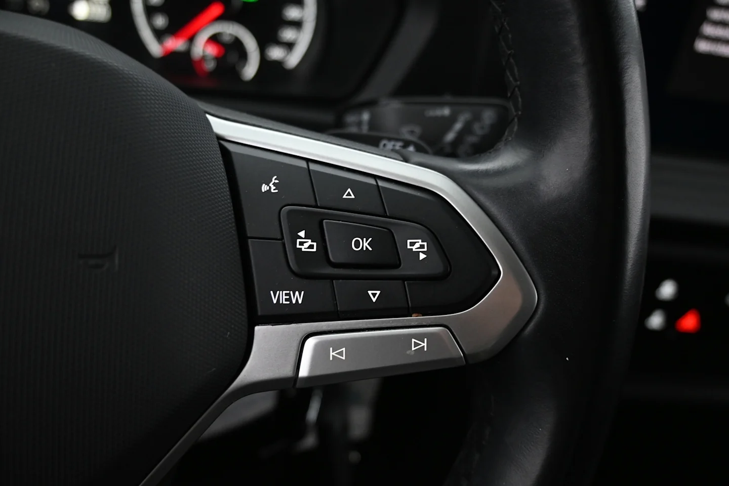Car Image - 1Yq5mimrnCFRGzukW3lQU7