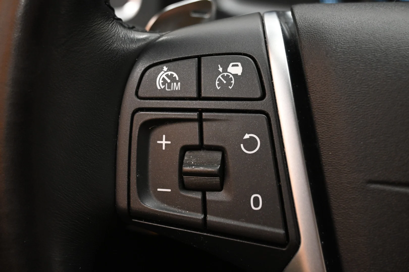 Car Image - 7mn8quq9DwT8kngozPDzW7