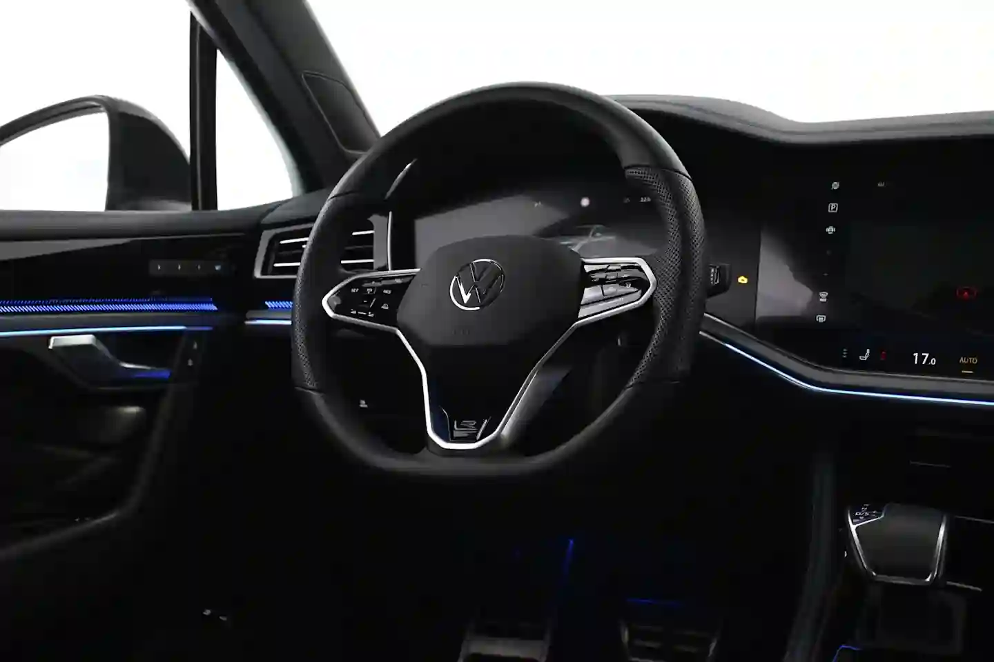 Car Image - 1ekN5JXrq9NzDKDStVcq8b