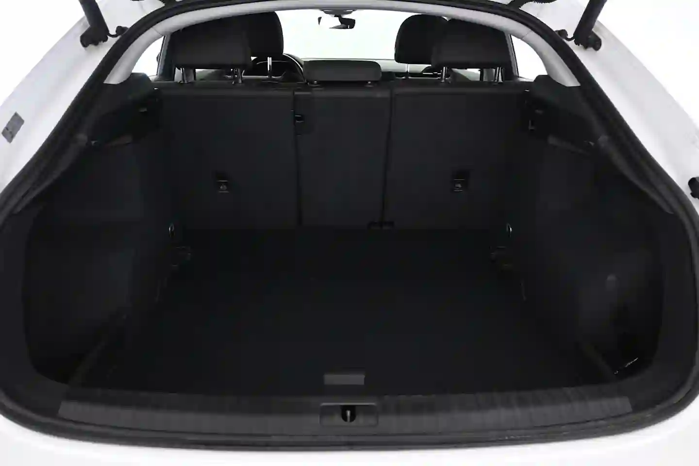 Car Image - NY9aKO604bFDlTcAHuh0f
