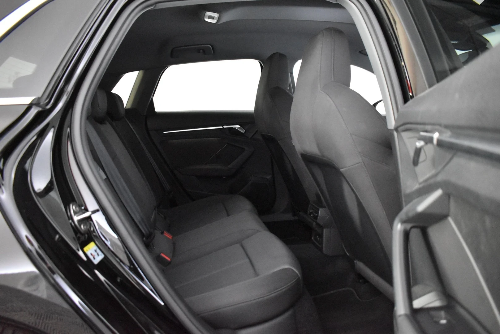 Car Image - 3GqdgNRSaIudOyf4ZguKLy