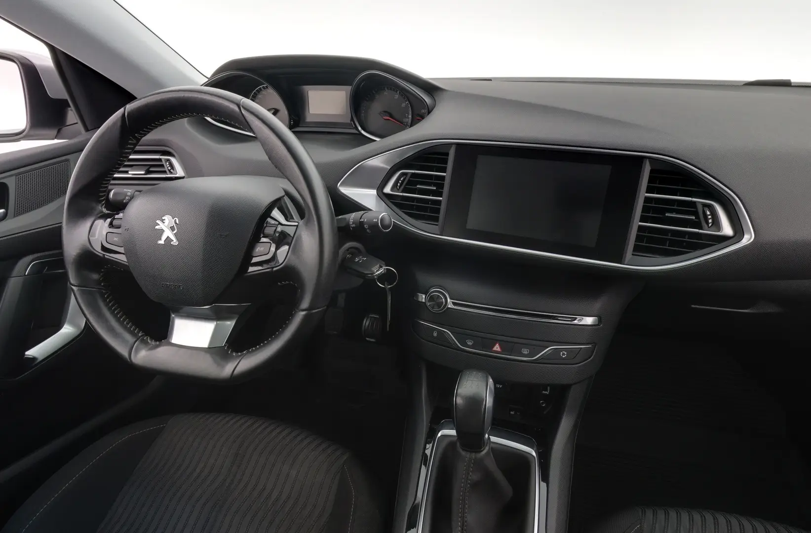 Car Image - 7AIkB0dWY8v9hWHDQMaWqI
