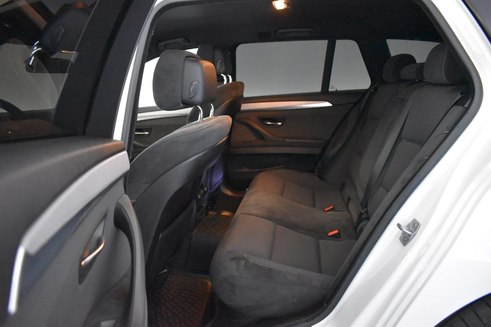Car Image - 3172T9BsNg4KlSpvFFIU5x