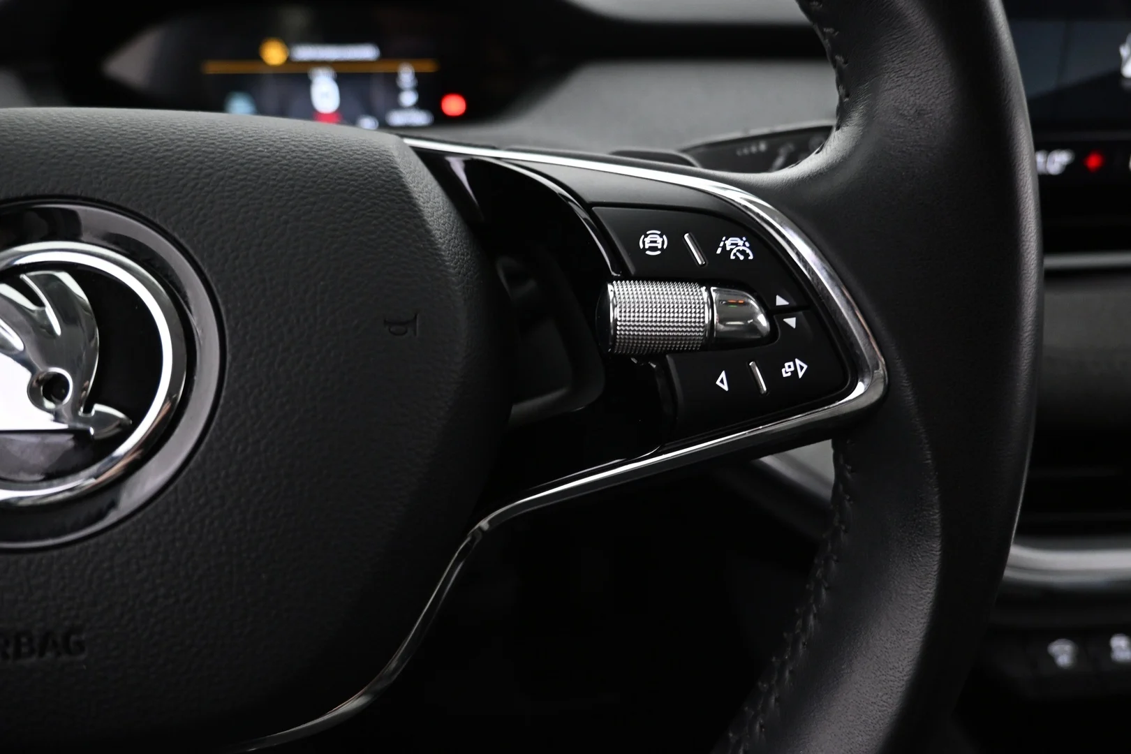 Car Image - 5uEqax3KqAD7QXfBWXO9ri