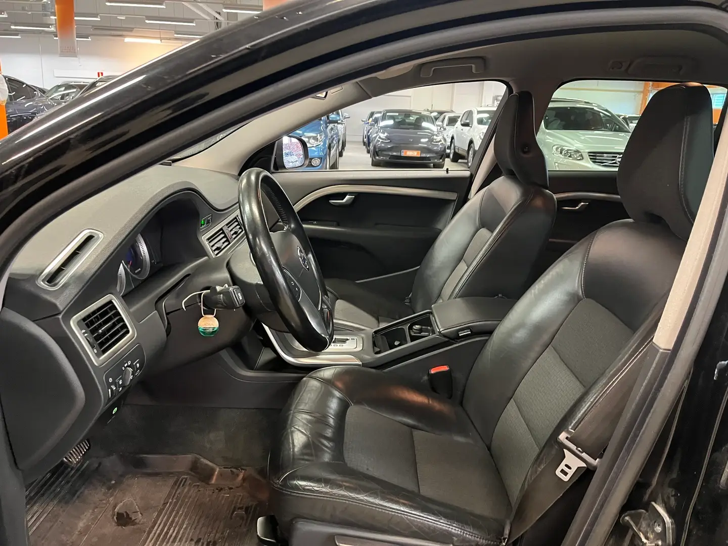 Car Image - 6YEQorhE1l8NCX0pQjqpqm