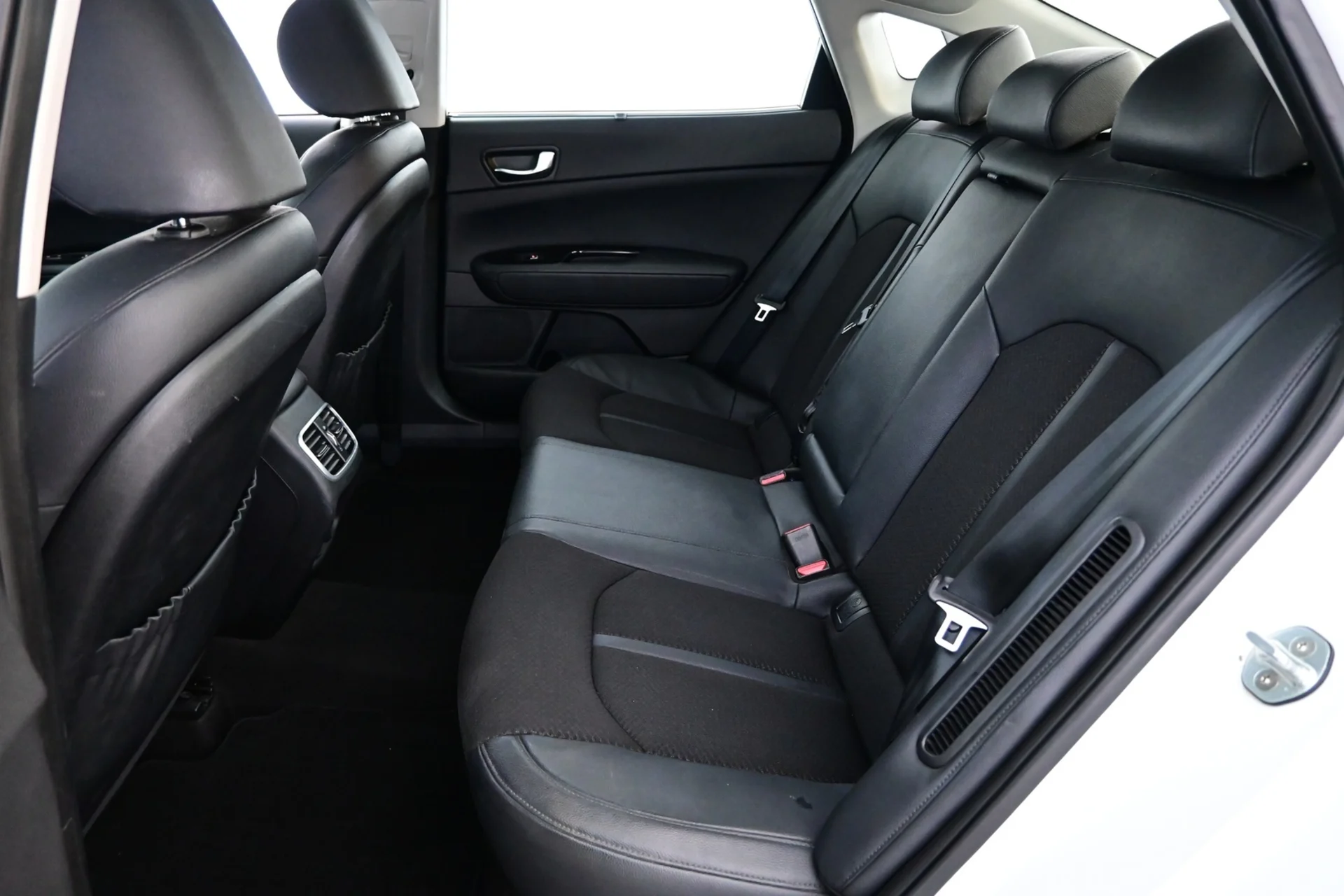 Car Image - 7zdTMHbSbLkOxYrMuCMkRQ