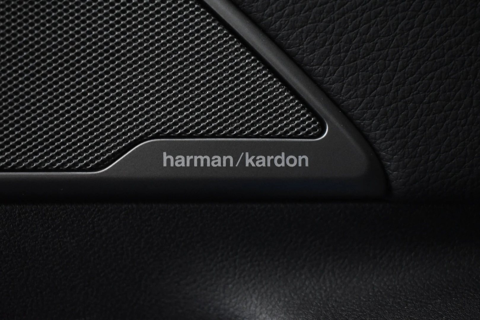 Car Image - 1bL54d2SsyKRwgtlSB8zNJ