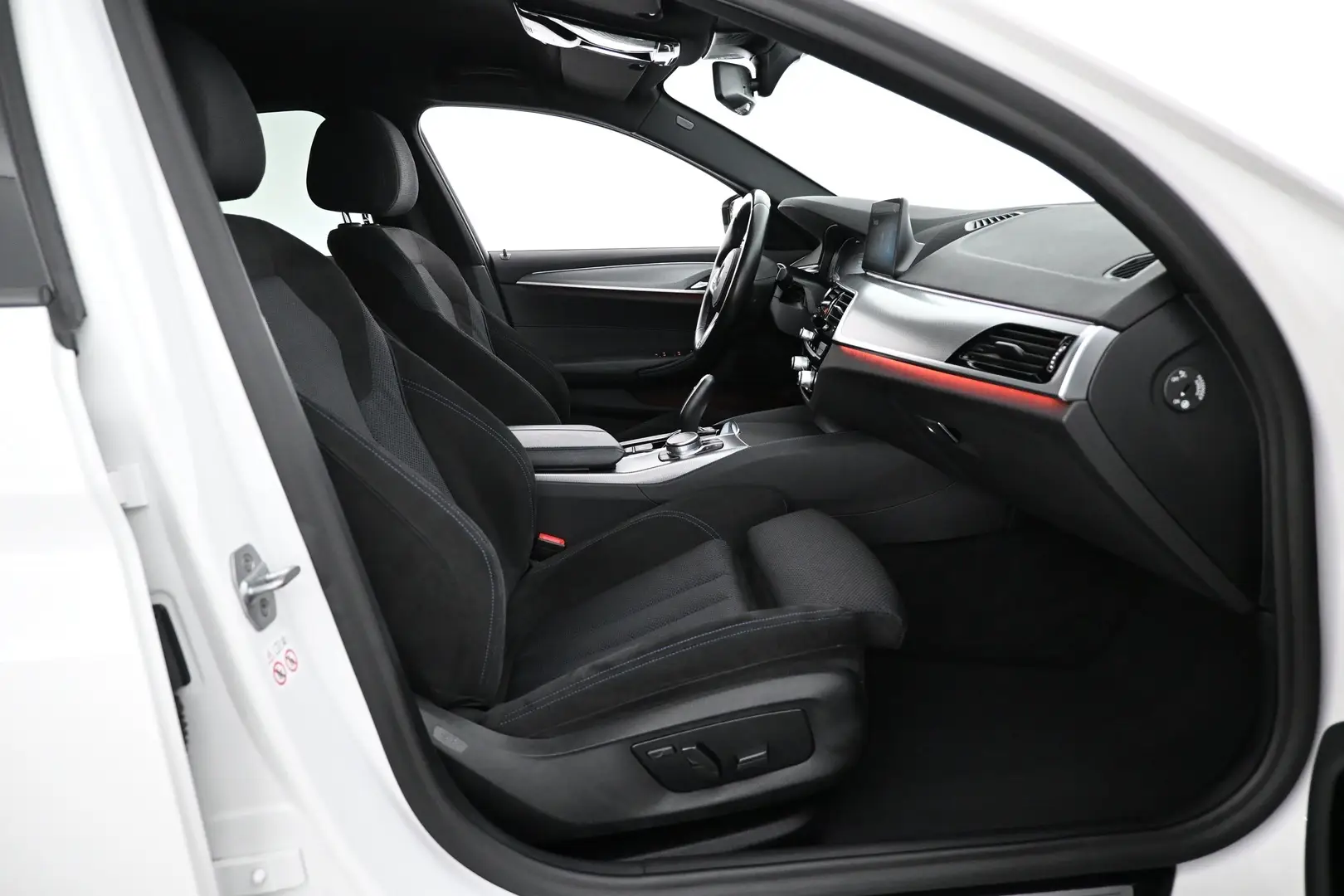 Car Image - fOGEC1PPaGsTqIo5r3OB4