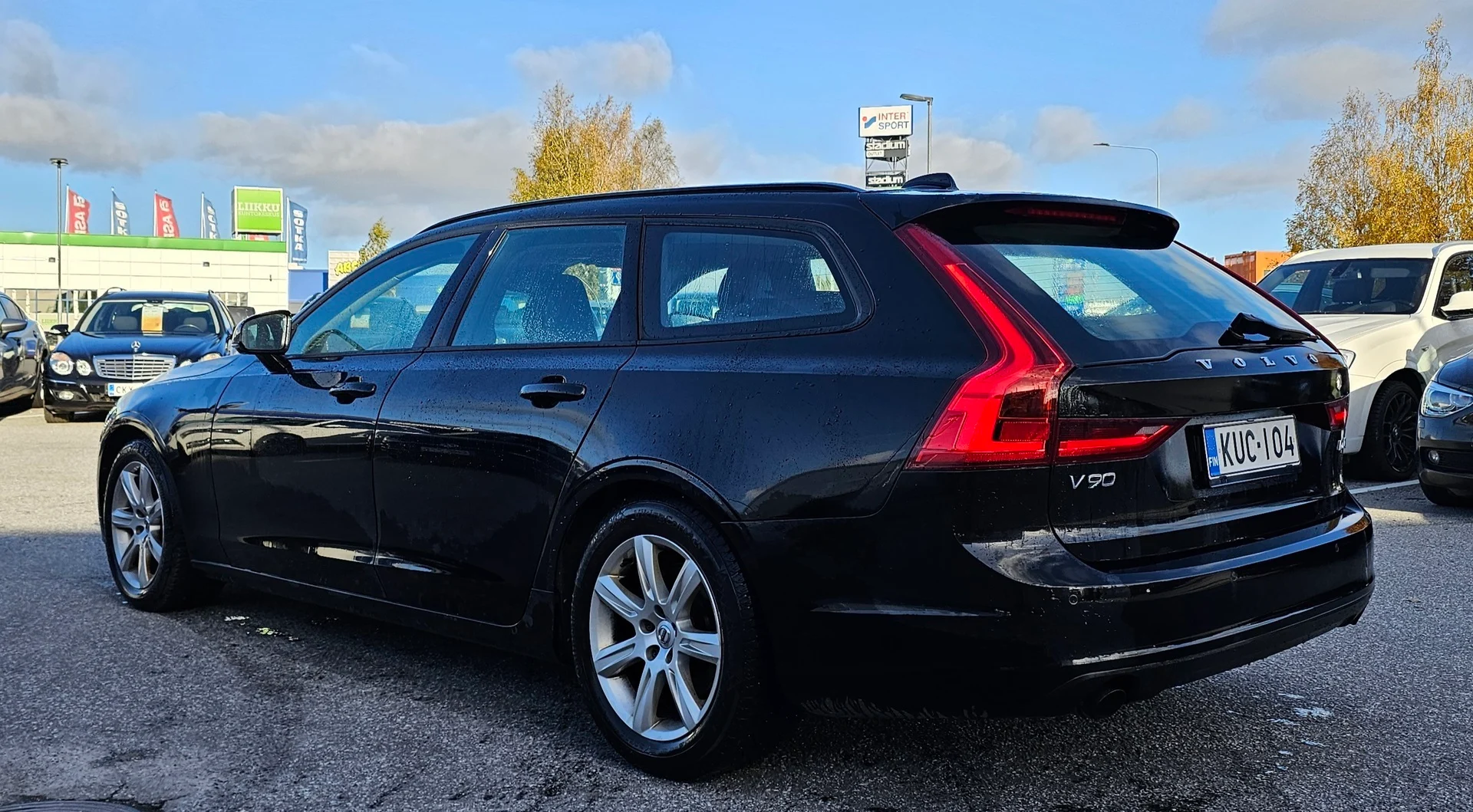 Car Image - 458ec2cBQikQRwIaNqQ32M
