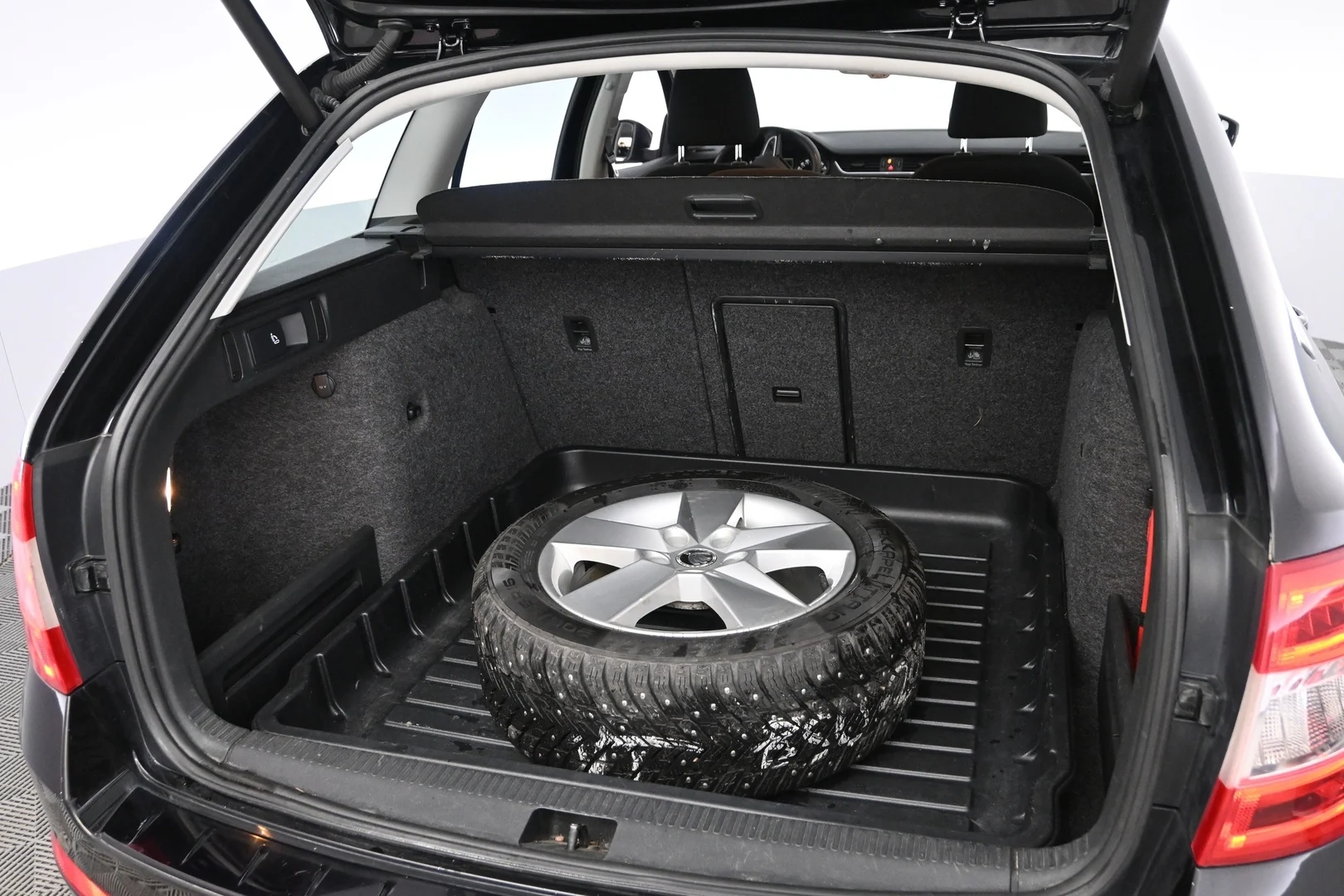 Car Image - 7xfG6Q36RkBtE0JM9B11Ft
