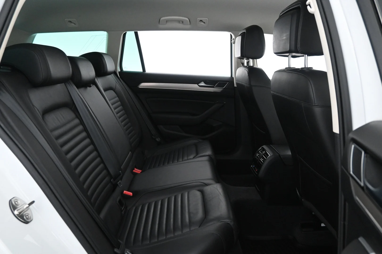 Car Image - 2WJoeuOWrHxXrP6cZvWf55
