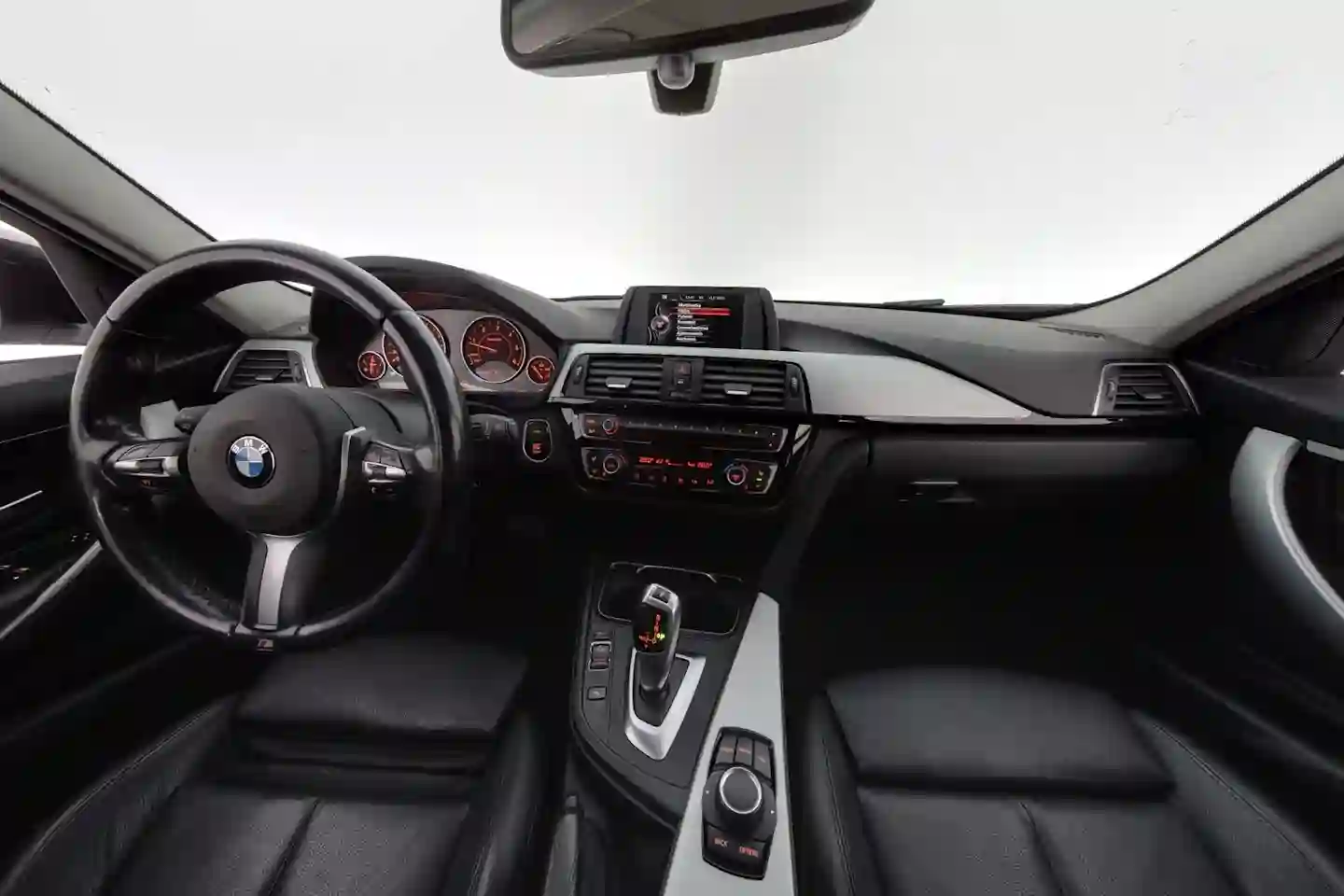 Car Image - 7uDwTd9yiFSF0mu9nd8U1c