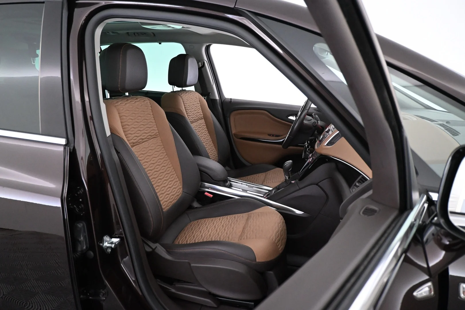 Car Image - 7p5PRHp5h6oy5ZmyzM81vn