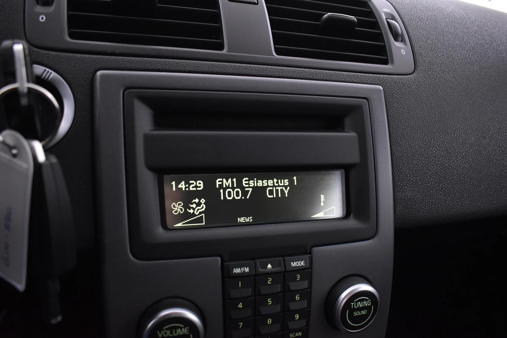 Car Image - 79ZMYmhG95RdWJI2LNxfYX