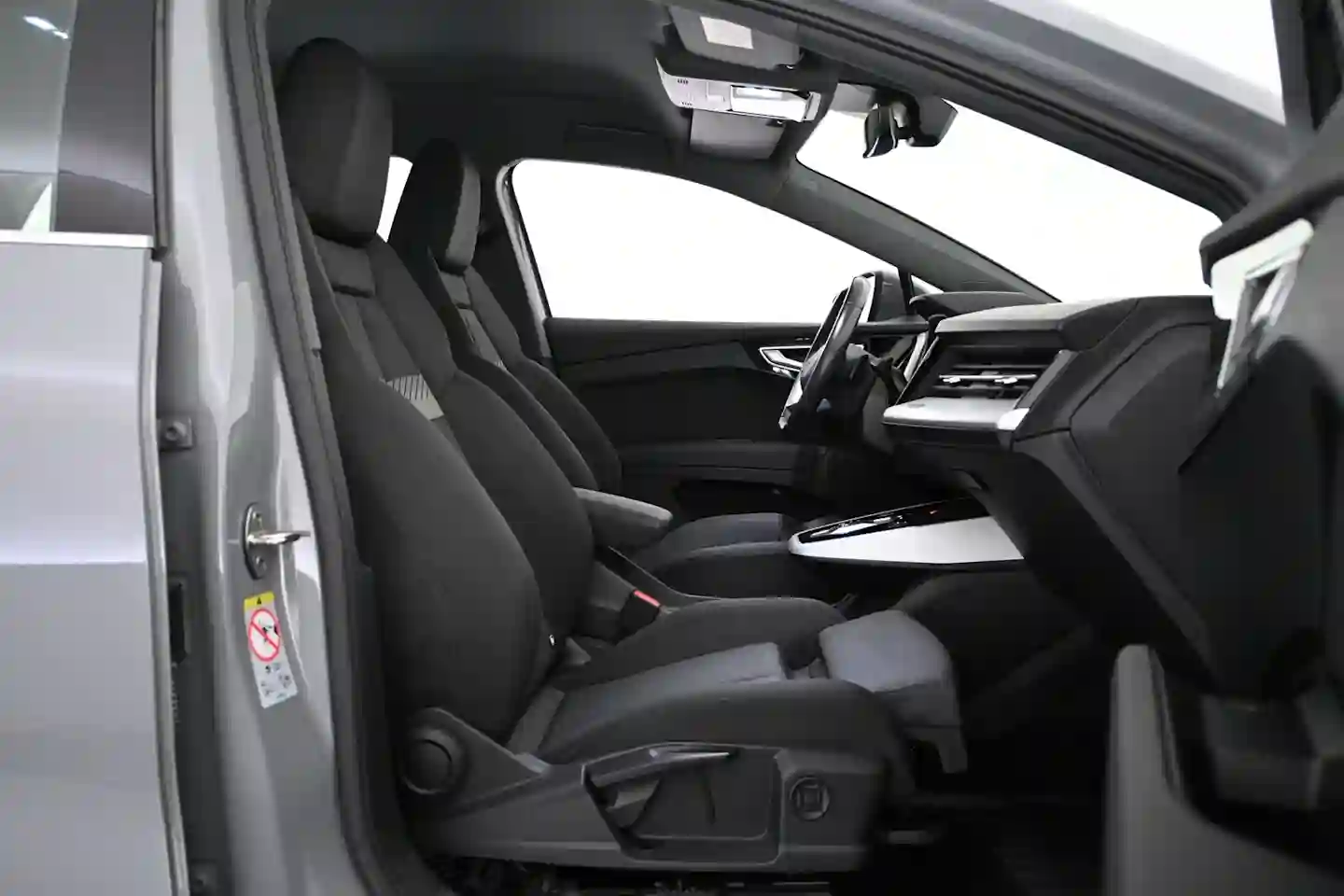 Car Image - 1Hd9RiCjXihTqDggXuarNE