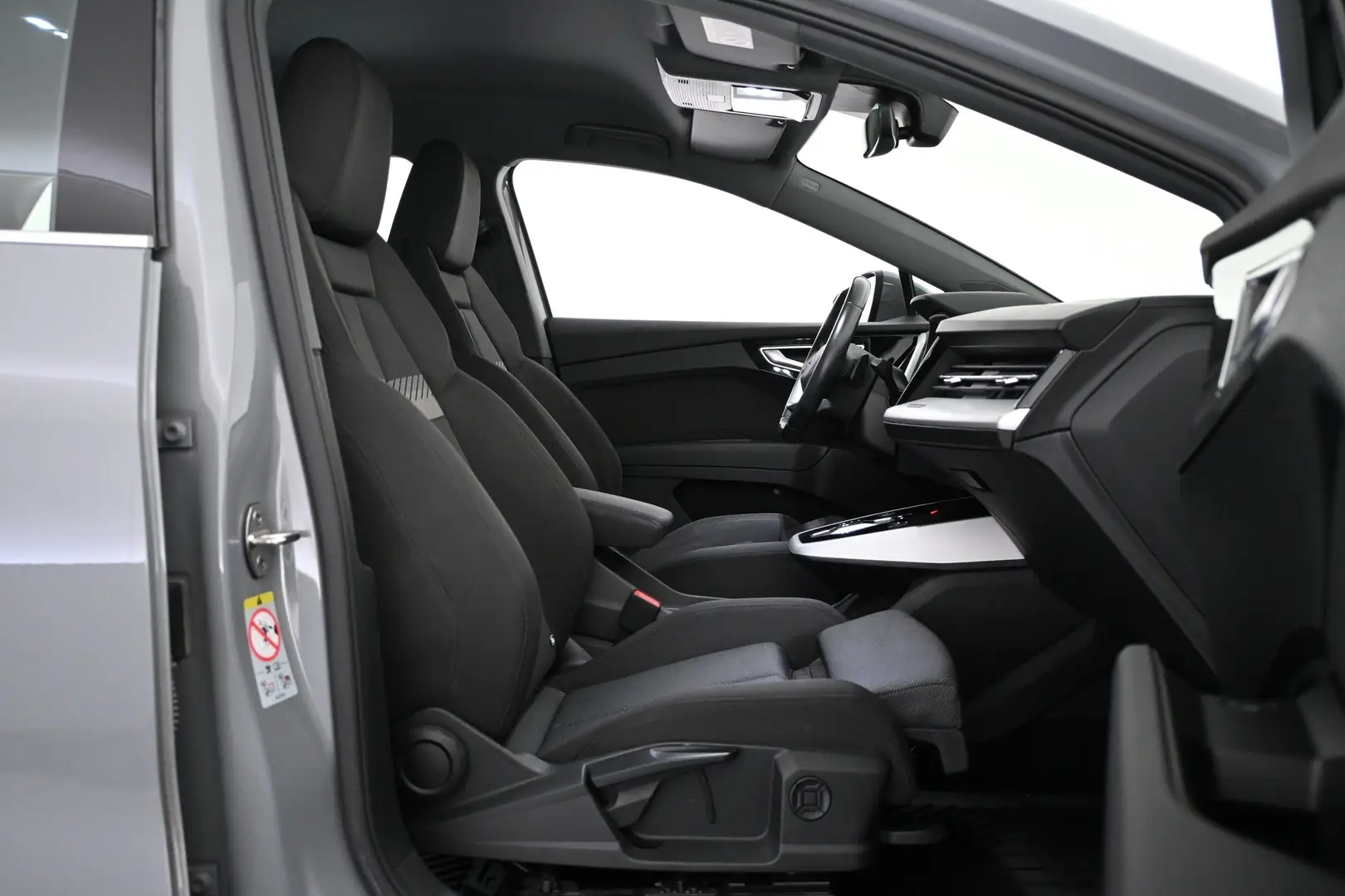 Car Image - 1Hd9RiCjXihTqDggXuarNE