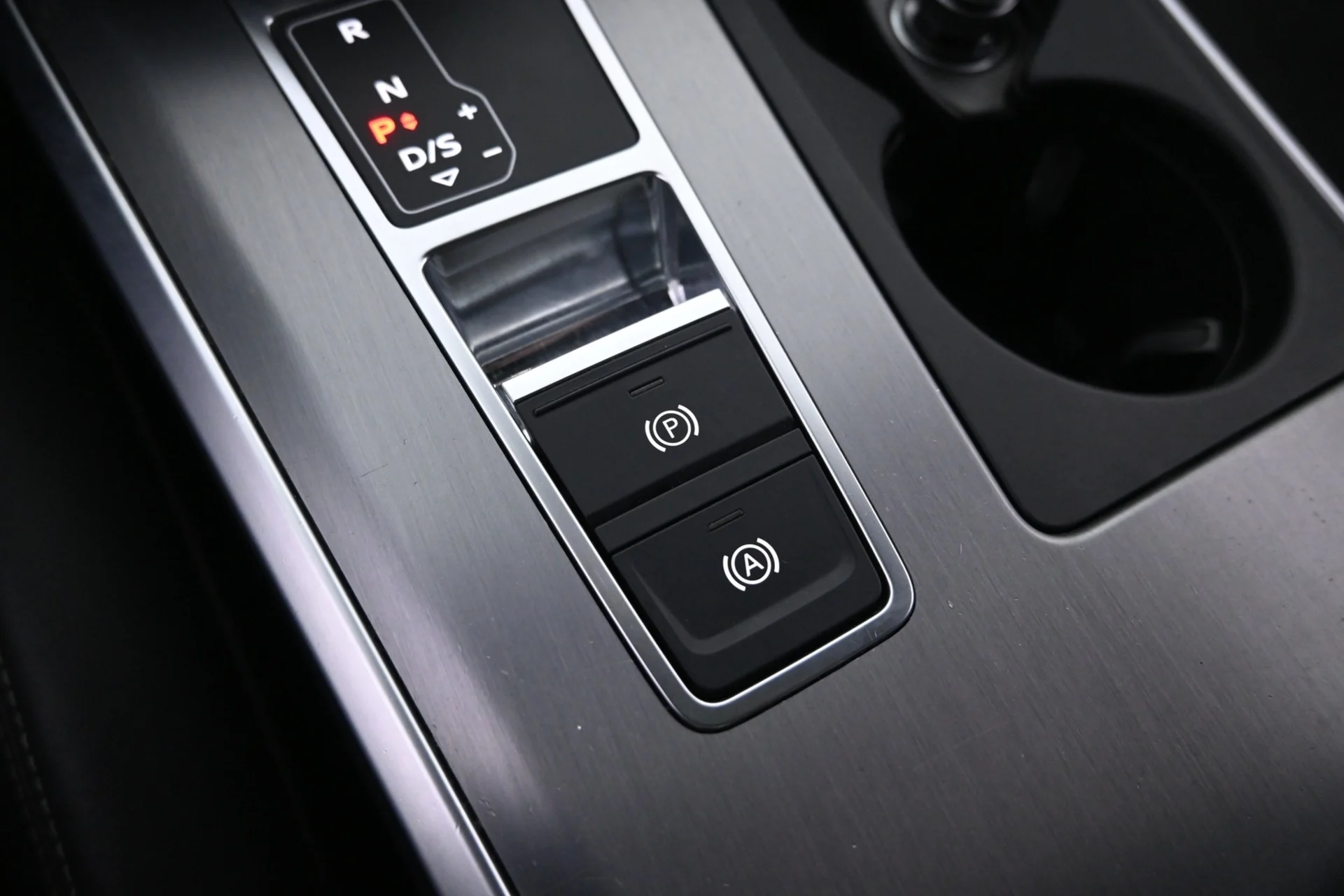 Car Image - 1L3CuO6me2Wa9RXiQtQnMt